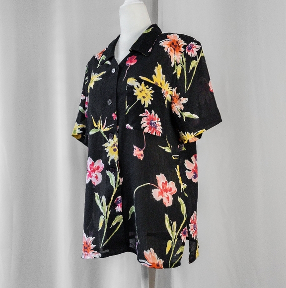 Alfred Dunner Black Floral Short Sleeve Button Down - Picture 2 of 5